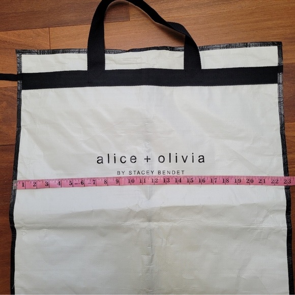 Alice + Olivia Garment Bag Stacey Bendet  46 x 23 in  Black White - Picture 11 of 12